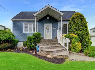 264 N Hickory St, Massapequa, NY 11758