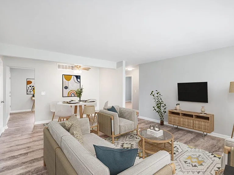 Woodcrest Apartment Homes — Photo 6