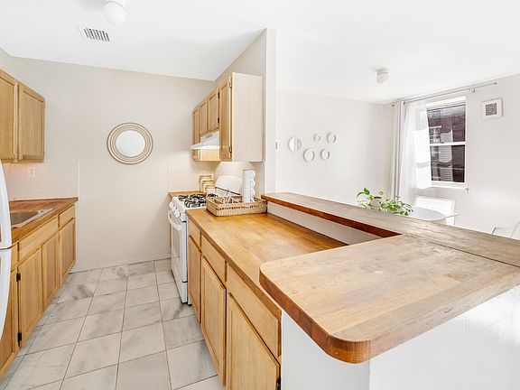 4th image of 55 E 117th St APT 3