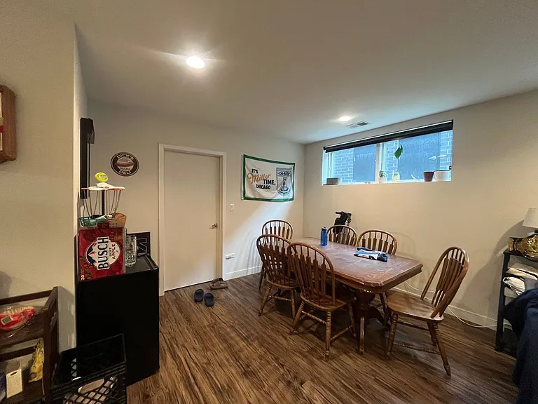 1045 W Cornelia — Photo 44