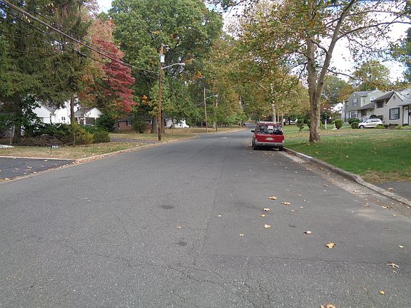 Exterior Neighborhood (street photo)