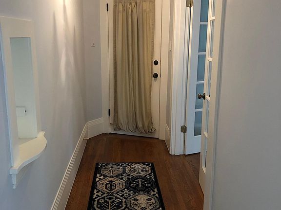 2nd image of 1879 Oak St APT 2