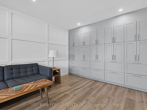 5th image of 600 Grenfell Dr #202