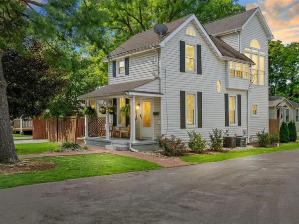 111 Lewis Pl, Saint Louis, MO 63135