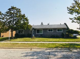 16825 Meadowdale Dr, Oak Forest, IL