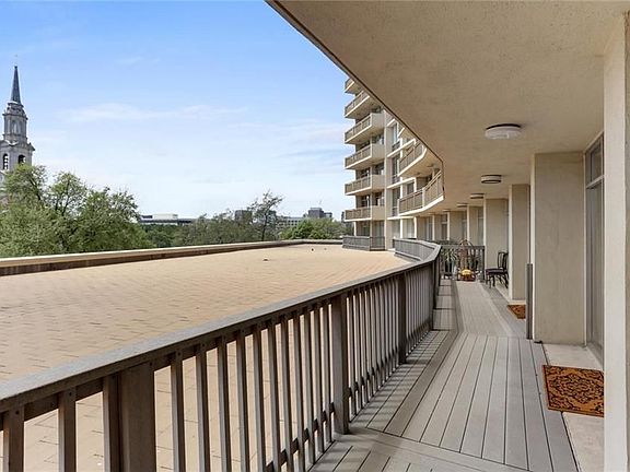 3rd image of 6211 W Northwest Hwy #A