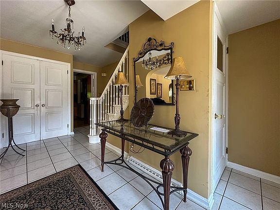 3rd image of 458 Hogarth Ave