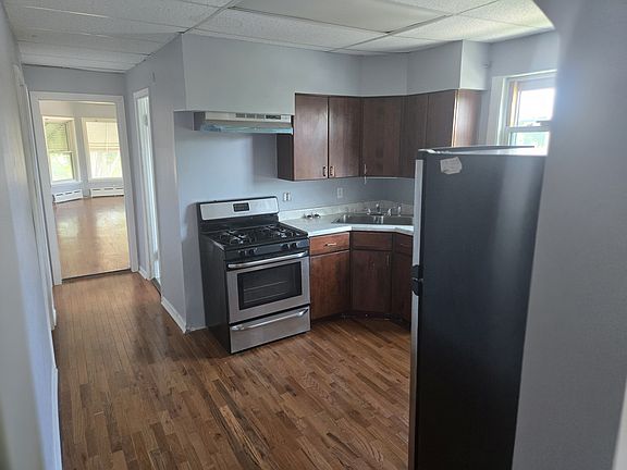 3rd image of 7515 S Saint Lawrence Ave #2