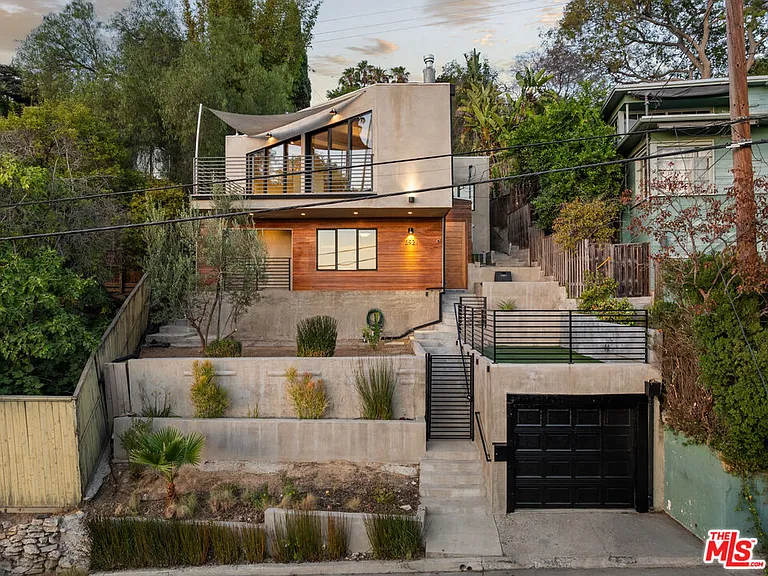 3921 Clayton Ave — Photo 1