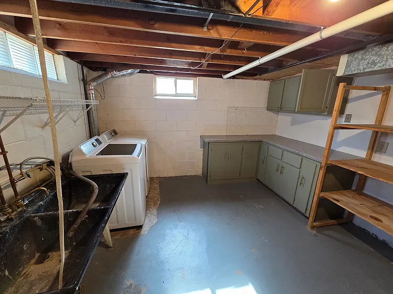 841 Lund Ave NE — Photo 17