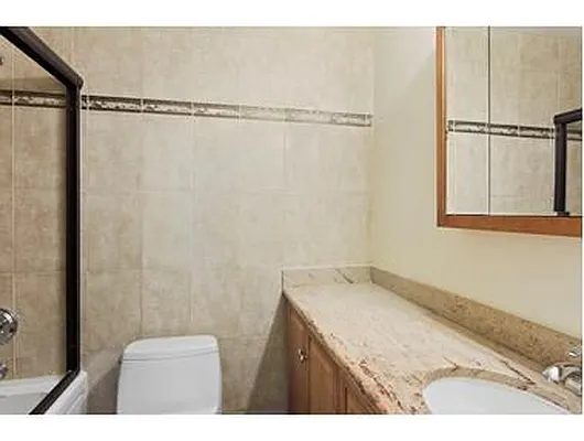 Rented by Douglas Elliman | media 14