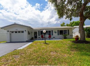 1421 Campanelli Dr W, Plantation, FL 33322