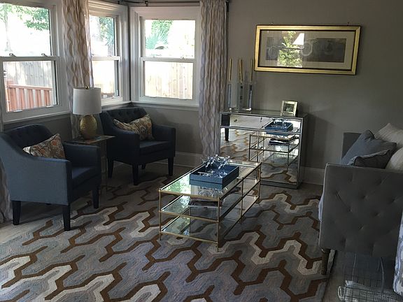 Sunroom, right half 
