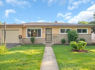 2016 Irving Pkwy, Waukegan, IL 60087