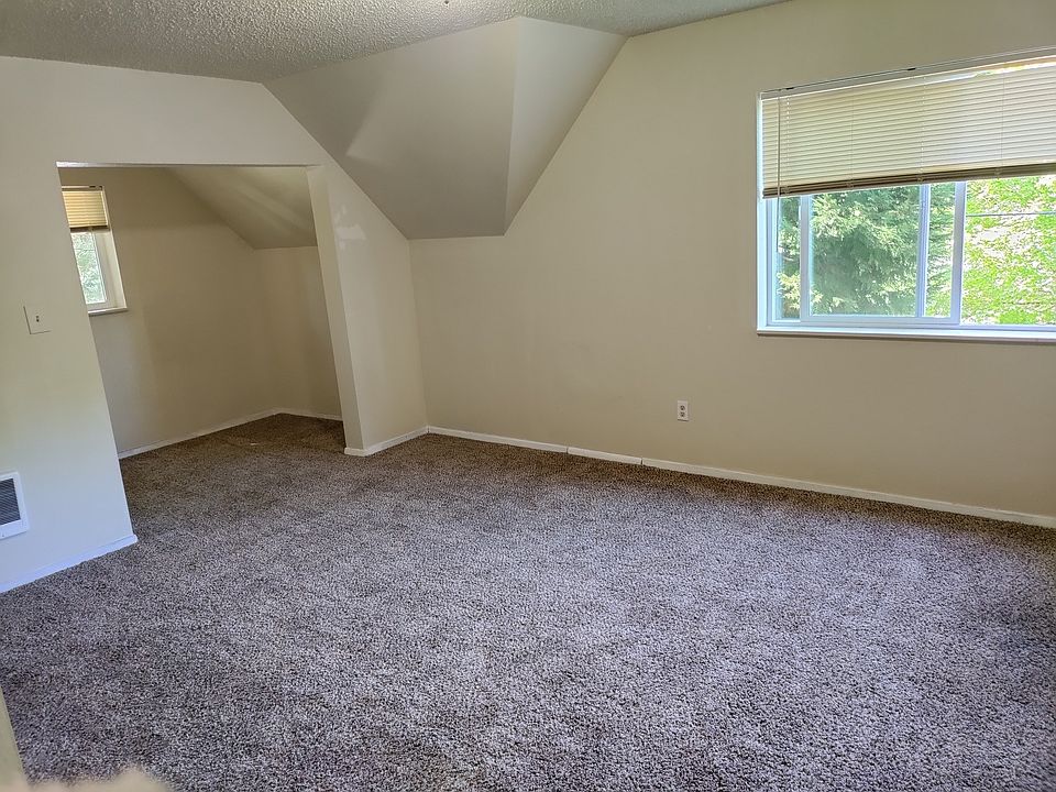 1st image of 205 19th Ave SE