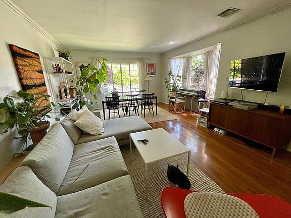 5th image of 1213 Greenacre Ave