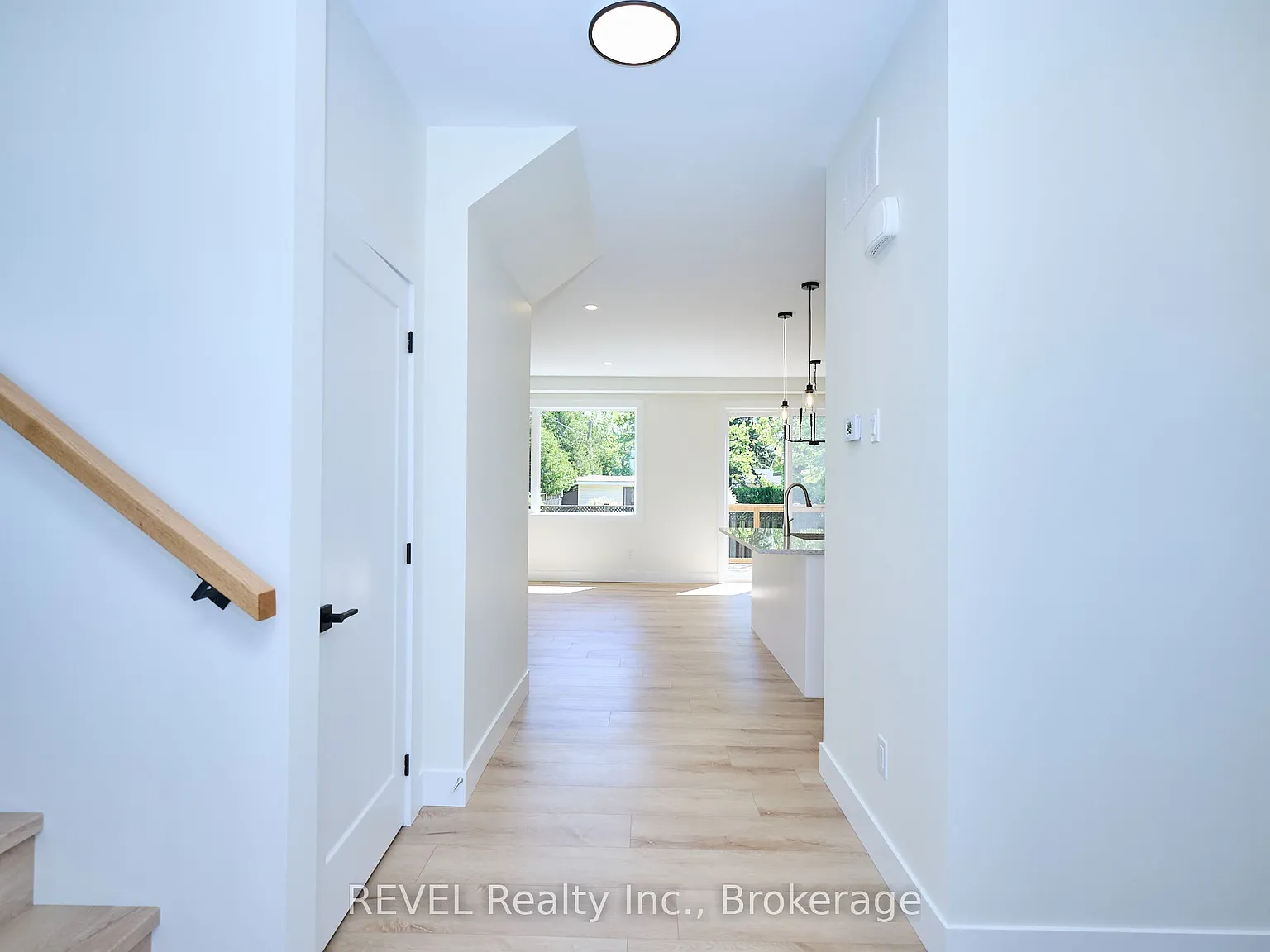 3 bed, $2,600 — Photo 2