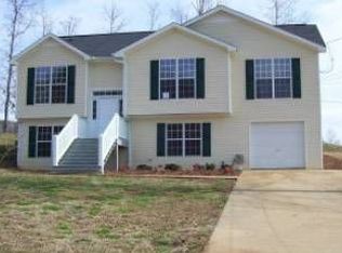 116 Lee Road 2072, Valley, AL 36854