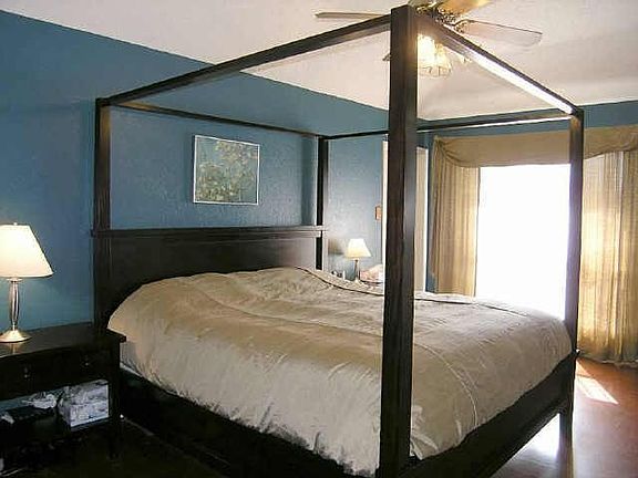 3rd image of 2202 Sand Creek Ct
