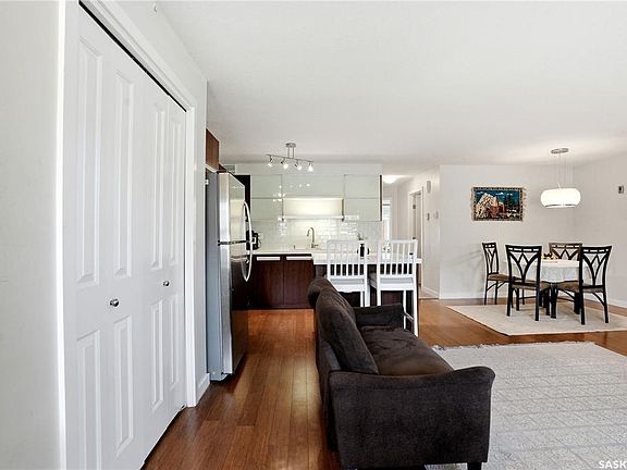 5th image of UNIT 407-1015 Patrick CRESCENT