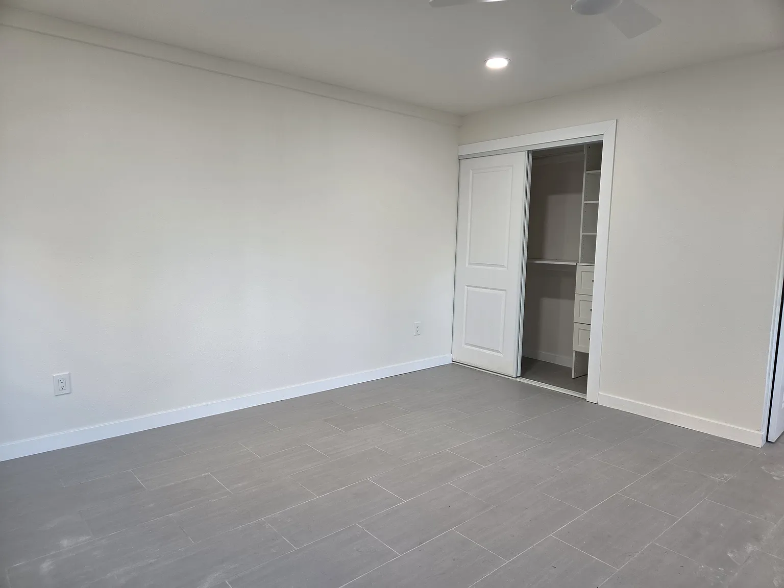 Studio, 350 sqft, $1,700 — Photo 2