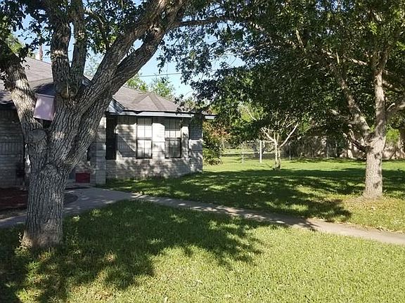 4th image of 26283 Abigail Ln
