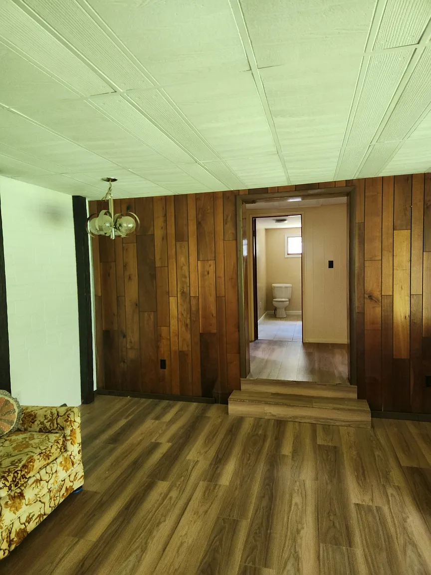 585 Pritts Rd photo 1