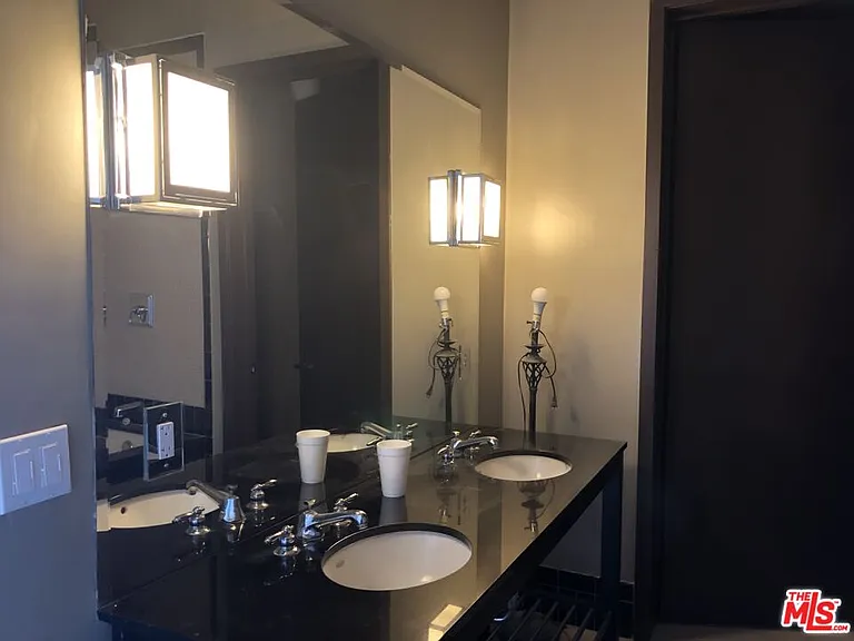 1645 Vine St #708 — Photo 8