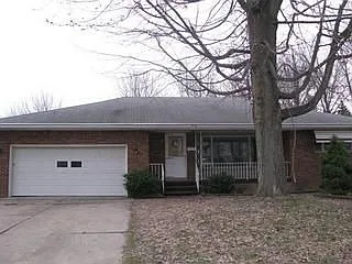 5323 Edgewood Dr photo 1