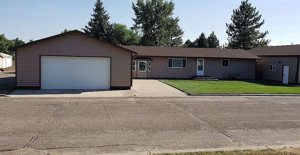 House w/attach garage