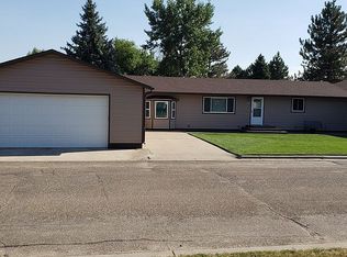 210 Cedar St, Colstrip, MT 59323
