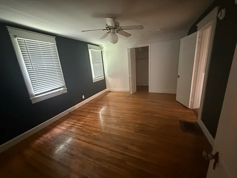 1004 Gillock St — Photo 22