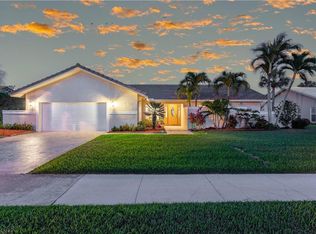 386 Deer Crk, Deerfield Beach, FL 33442
