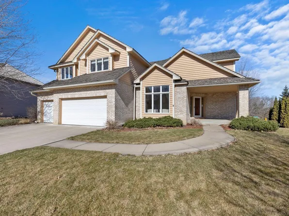 3225 Quinwood Ln N, Plymouth, MN 55441
