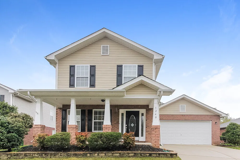 4 bed, 3.5 bath, 2329 sqft, $2,890 — Photo 1
