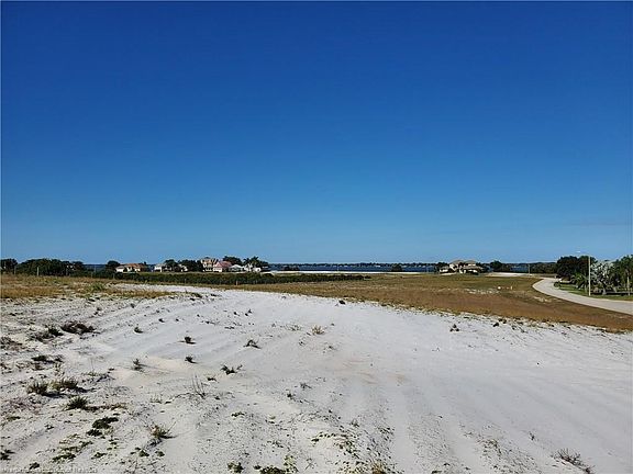 4th image of 485 Sunset Pointe Dr
