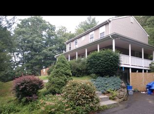 39 Old Rd, Charlestown, RI 02813