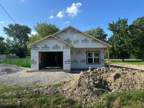 322 W Franklin St, Du Quoin, IL 62832