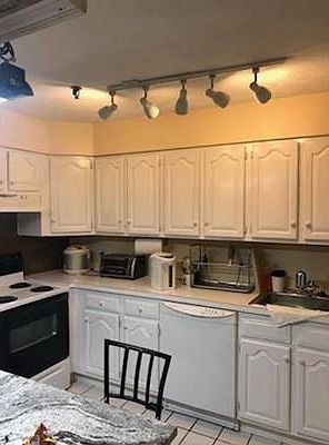 4th image of 115 W Squantum St APT 103