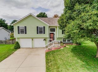 10430 N Tracy Ave, Kansas City, MO 64155