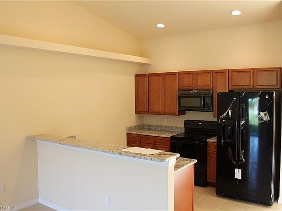 4th image of 4135 SW 8th Pl