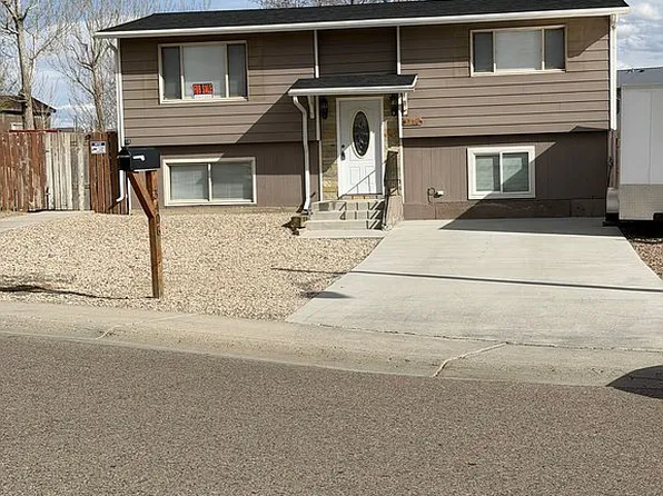 3406 Madison Dr, Rock Springs, WY 82901