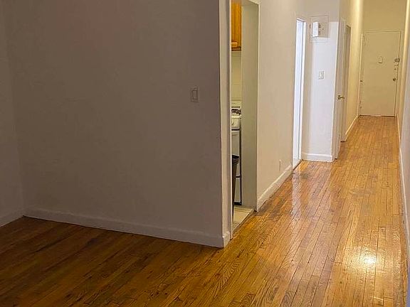 3rd image of 450 W 58th St #1R
