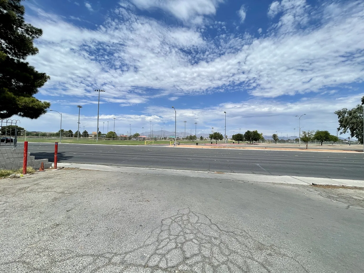 2 bed, 1.0 bath, 815 sqft, $1,000 — Photo 2