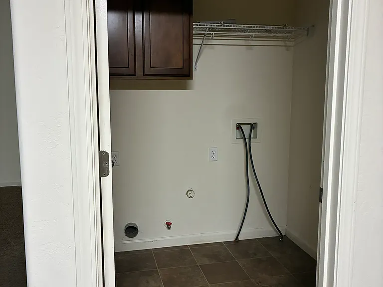 748 S Douglas Ave — Photo 13