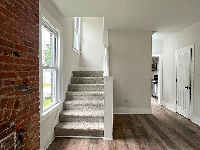927 S Champion Ave #927 — Photo 9
