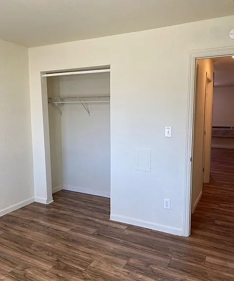 415 E Flora St #1-13 — Photo 12