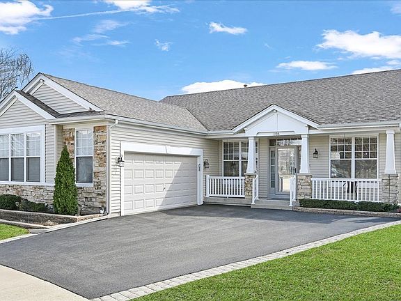 2nd image of 106 River Run Ct