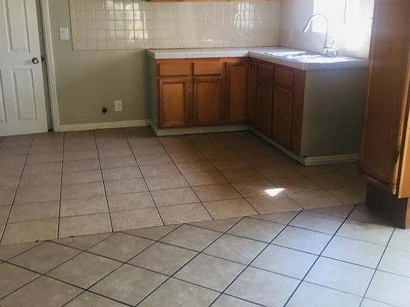 3rd image of 3930 W 28th St