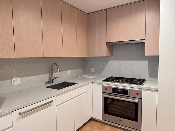 4th image of 877 Francisco St APT 1215